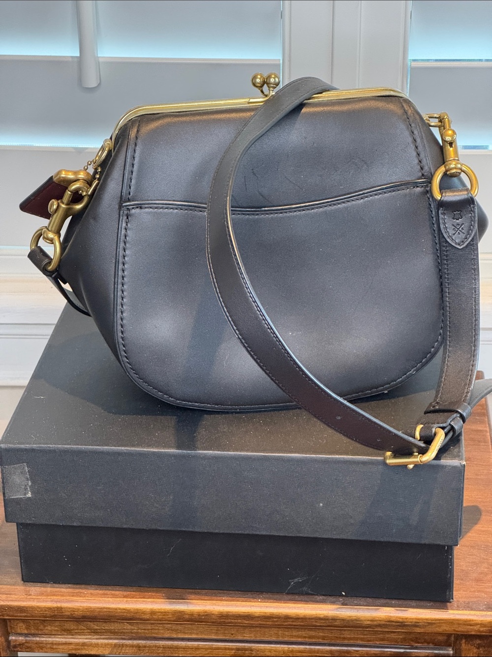 Coach Black Leather Kiss-Lock Shoulder Bag - 42” strap - Picture 4 of 7
